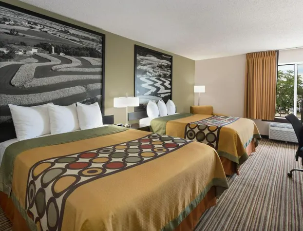 Super 8 by Wyndham Madison South hotel detail image 4