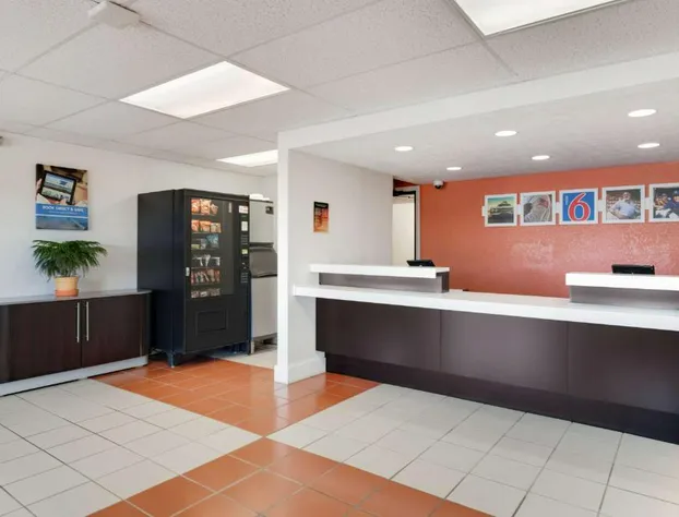 Motel 6 Youngstown, OH hotel detail image 2