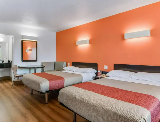 Motel 6 Youngstown, OH hotel detail image 4