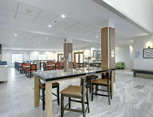Holiday Inn Express Airport-Calgary by IHG hotel detail image 2