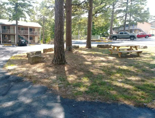 Travelers Inn hotel detail image 3