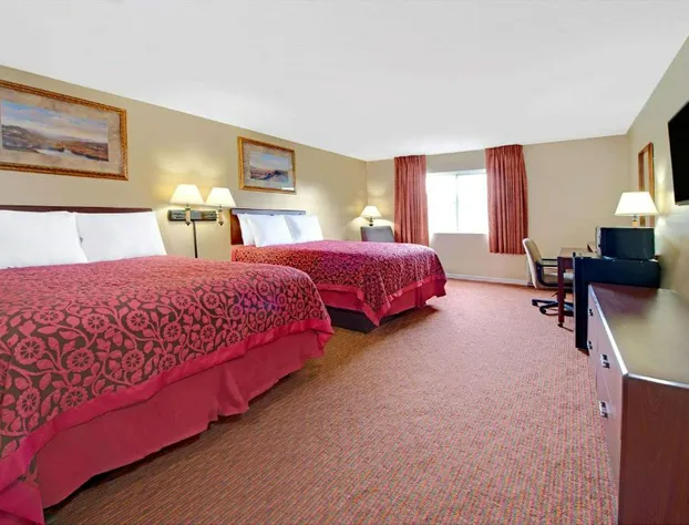 Days Inn and Suites by Wyndham St. Louis/Westport Plaza hotel detail image 4