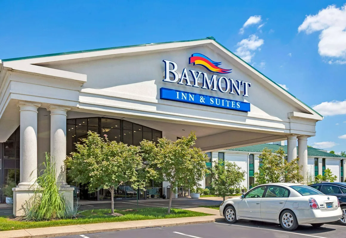 Baymont by Wyndham Louisville Airport South hotel hero