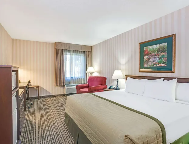 Baymont by Wyndham Louisville Airport South hotel detail image 2