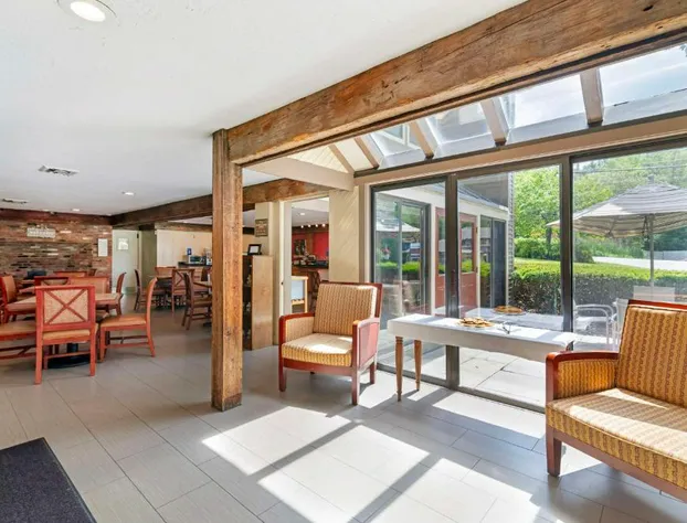 Best Western Inn & Suites Rutland-Killington hotel detail image 3