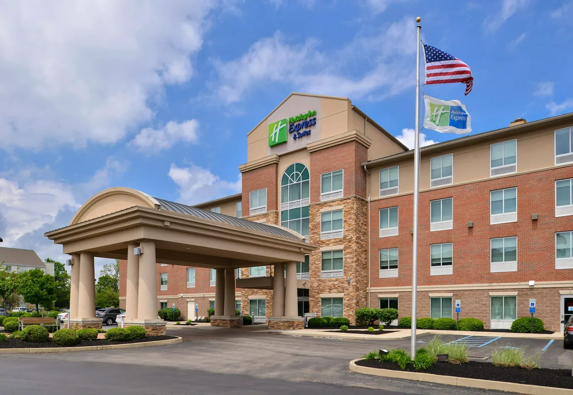 Holiday Inn Express & Suites Cincinnati - Mason by IHG hotel hero