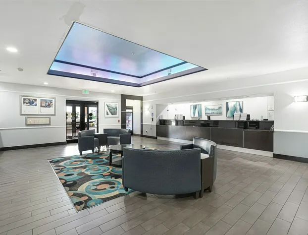 La Quinta Inn & Suites by Wyndham Houston Hobby Airport hotel detail image 2