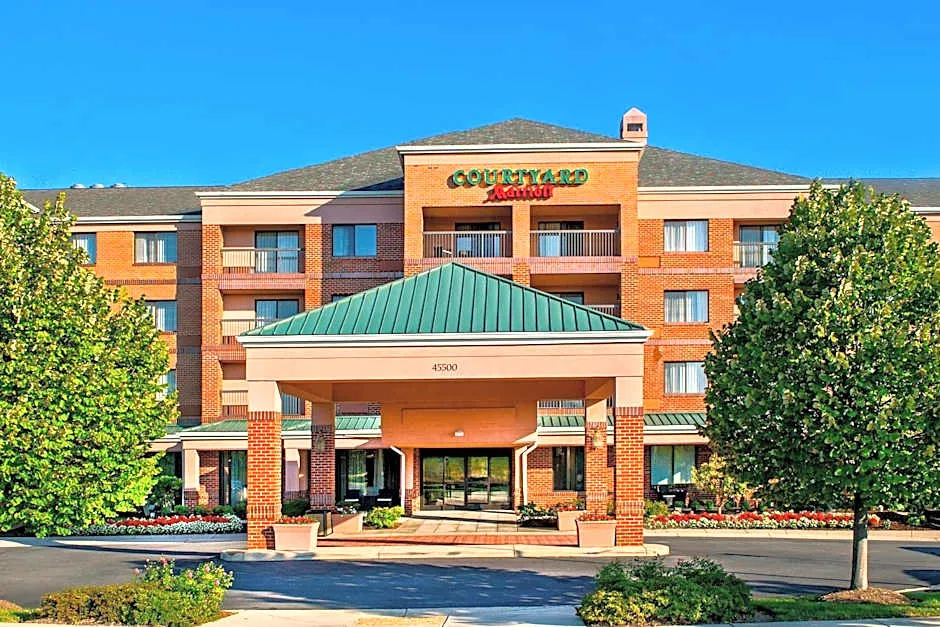 Courtyard by Marriott Dulles Town Center hotel hero