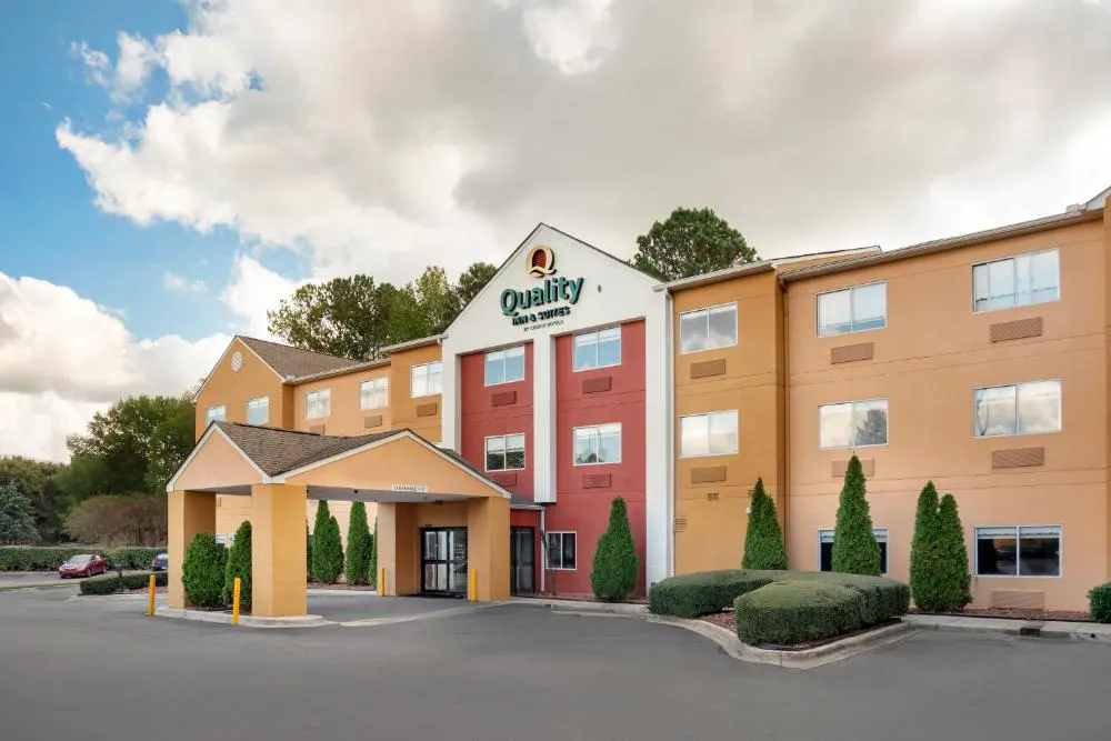 Quality Inn & Suites Birmingham - Highway 280 hotel hero