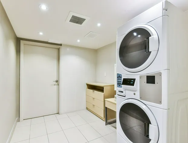 Radisson Suites Hotel Toronto Airport hotel detail image 1