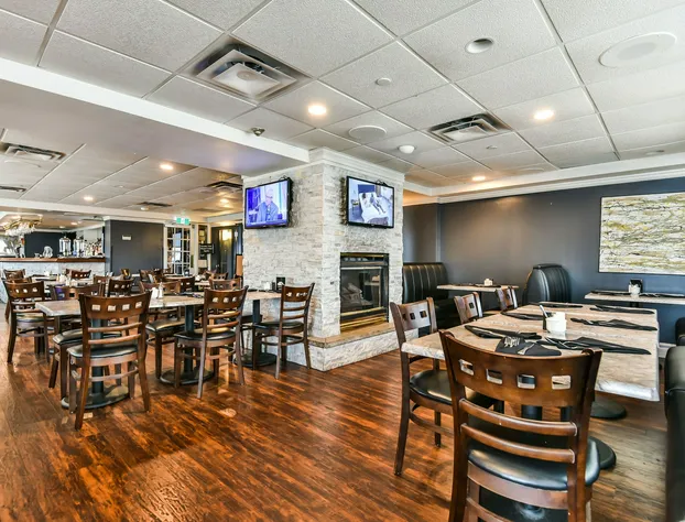 Radisson Suites Hotel Toronto Airport hotel detail image 3