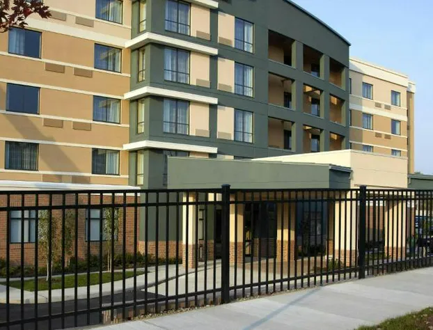Courtyard Pittsburgh Airport Settlers Ridge hotel detail image 1