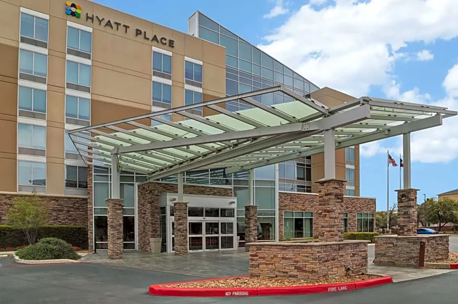 Hyatt Place San Antonio–North/Stone Oak hotel hero