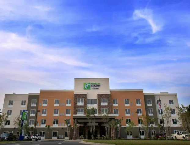 Holiday Inn Express & Suites Southport - Oak Island Area by IHG hotel detail image 4