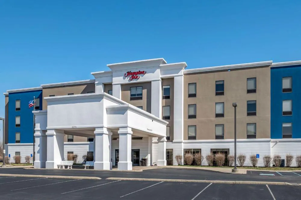 Hampton Inn Greenfield hotel hero