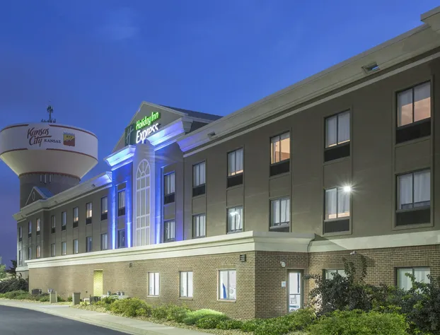Holiday Inn Express Kansas City - at the Legends by IHG hotel detail image 2