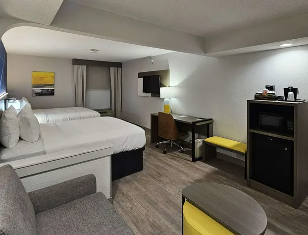 Comfort Inn & Suites hotel detail image 3