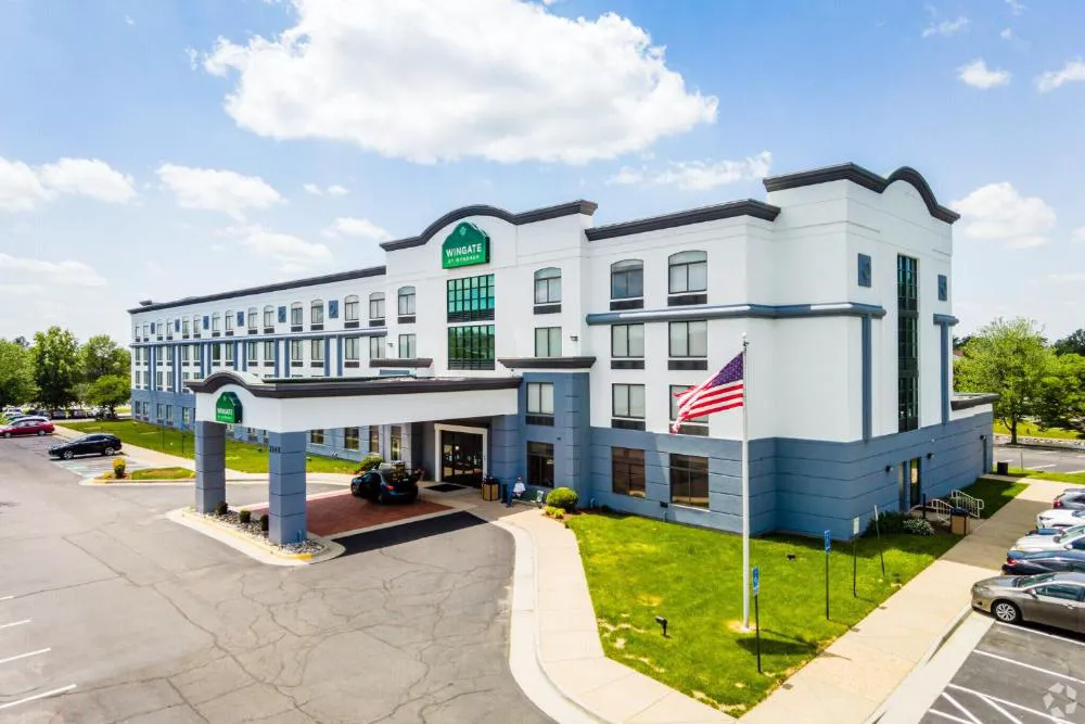 Wingate by Wyndham Chantilly / Dulles Airport hotel hero