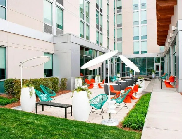 Aloft Charlotte Ballantyne hotel detail image 3