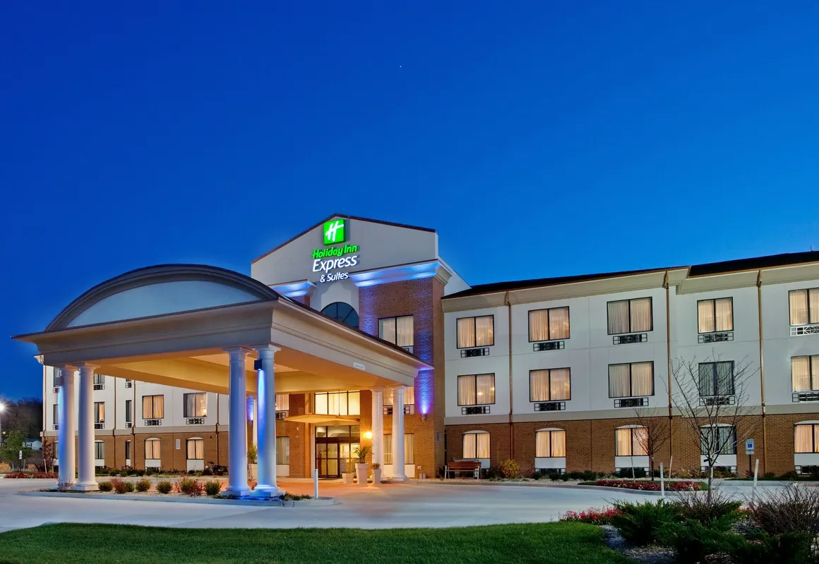 Holiday Inn Express Hotel and Suites St. Charles by IHG hotel hero
