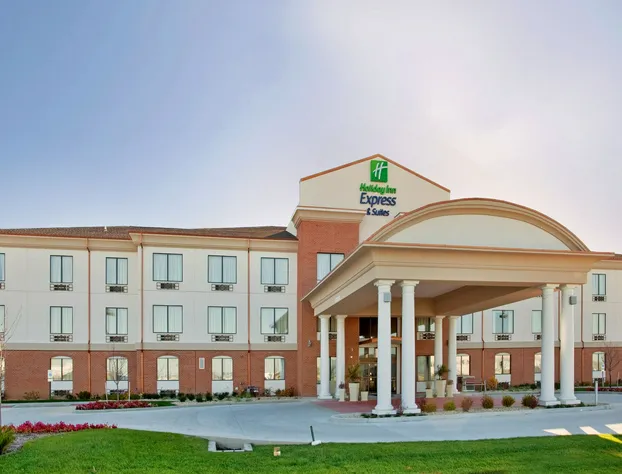 Holiday Inn Express Hotel and Suites St. Charles by IHG hotel detail image 1