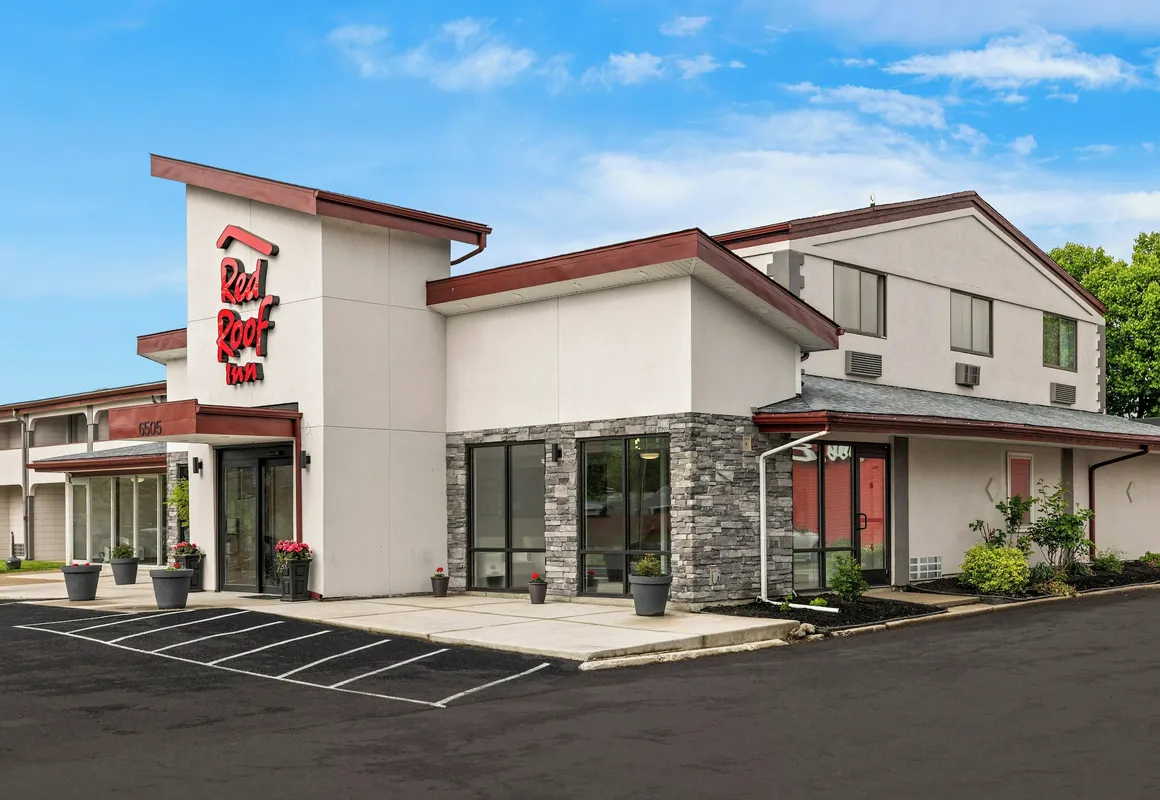 Red Roof Inn Niagara Falls hotel hero