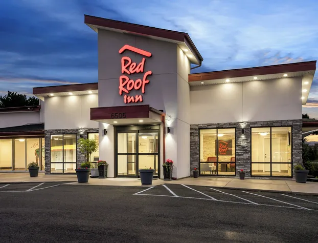 Red Roof Inn Niagara Falls hotel detail image 1