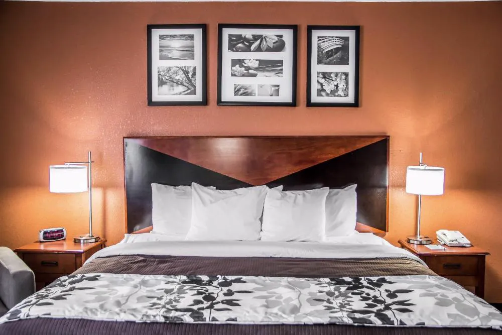 Sleep Inn & Suites Oklahoma City North hotel hero