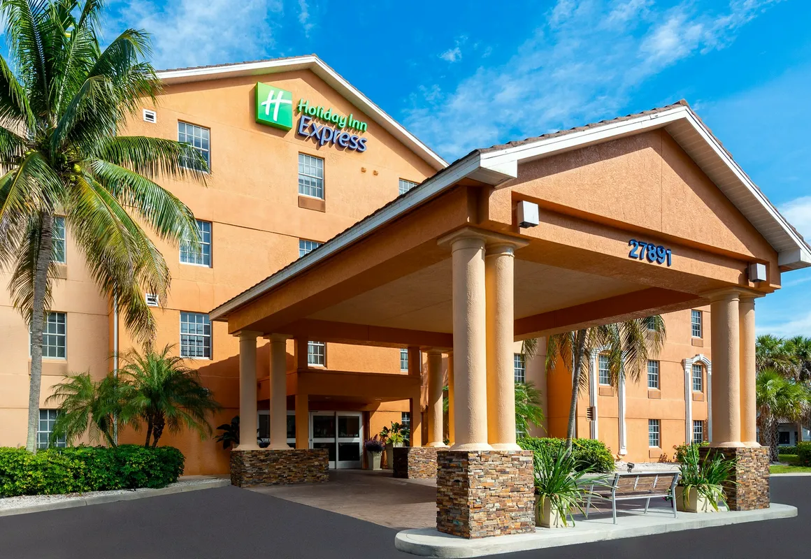 Holiday Inn Express & Suites Naples North - Bonita Springs by IHG hotel hero