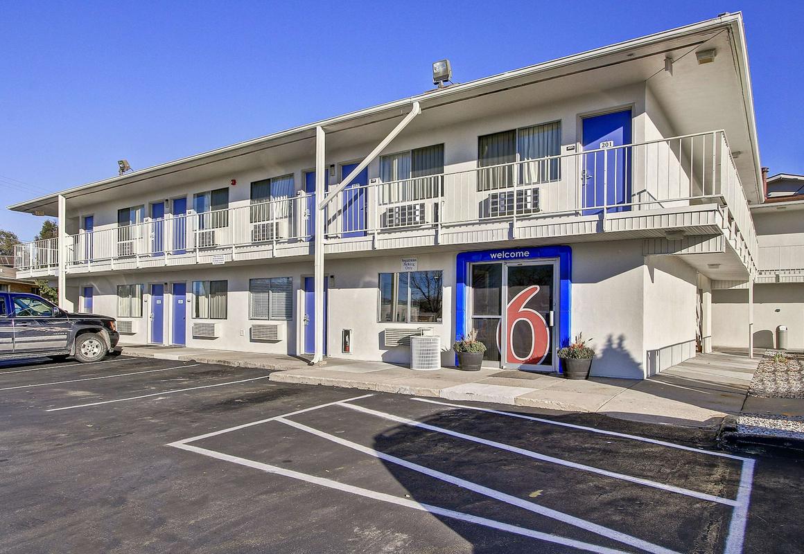 Motel 6 Green Bay, WI hotel hero