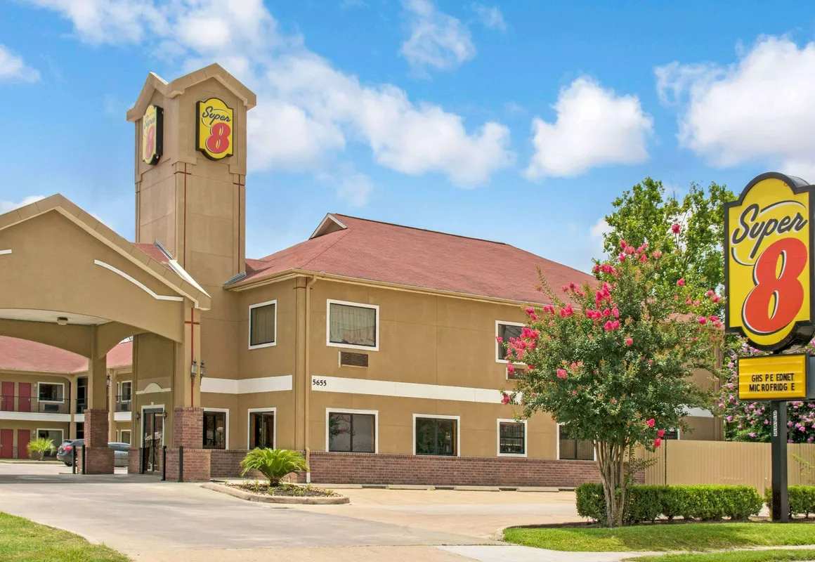Super 8 by Wyndham Houston/Brookhollow NW hotel hero