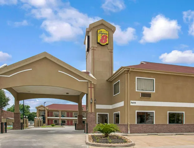 Super 8 by Wyndham Houston/Brookhollow NW hotel detail image 1