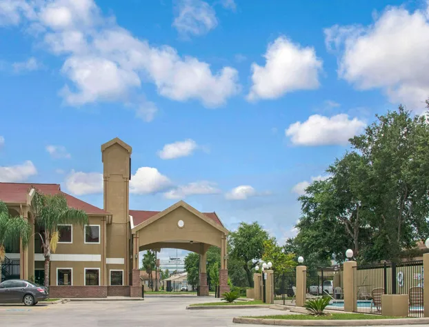 Super 8 by Wyndham Houston/Brookhollow NW hotel detail image 3