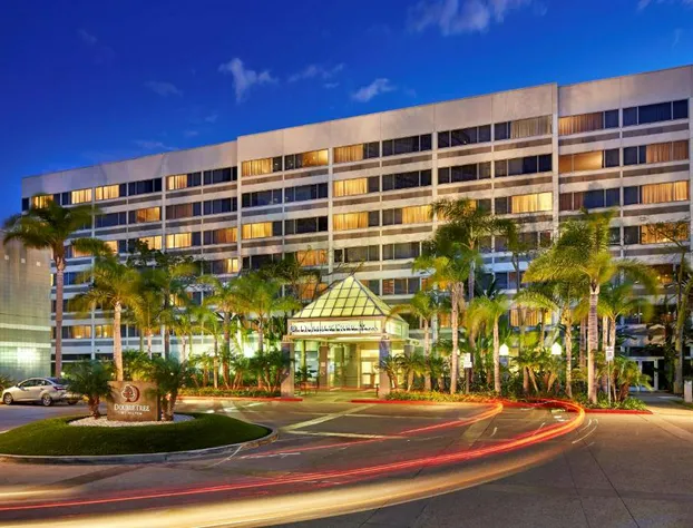 DoubleTree by Hilton LAX - El Segundo hotel detail image 2