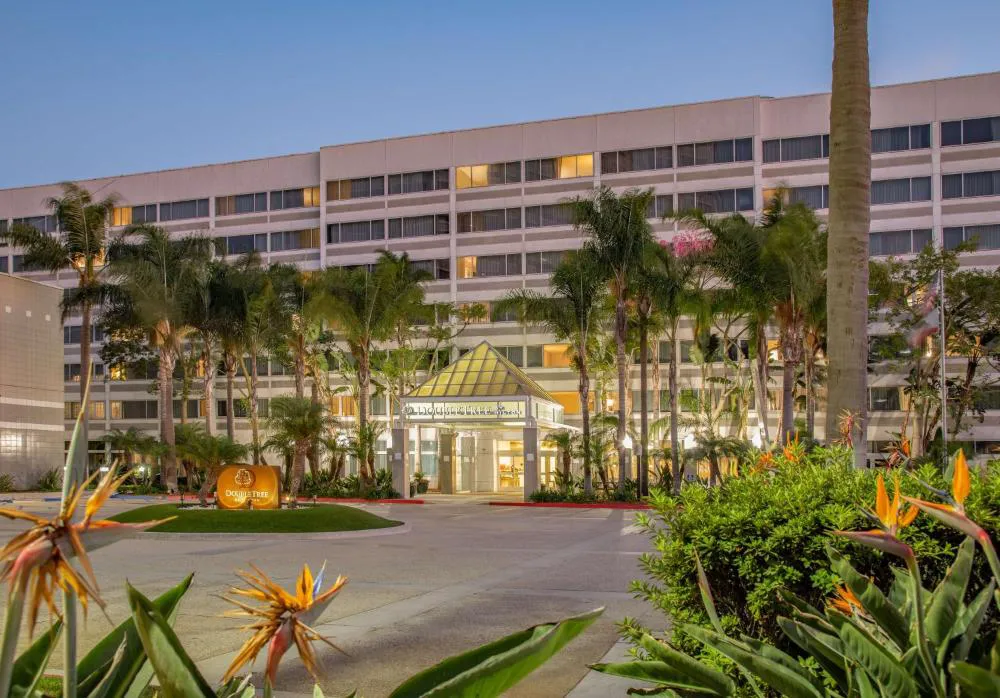 DoubleTree by Hilton LAX - El Segundo hotel hero
