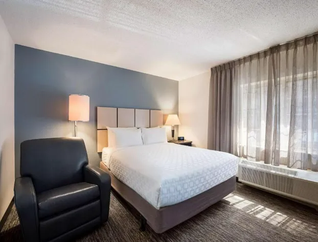 Sonesta Simply Suites Charlotte University hotel detail image 3