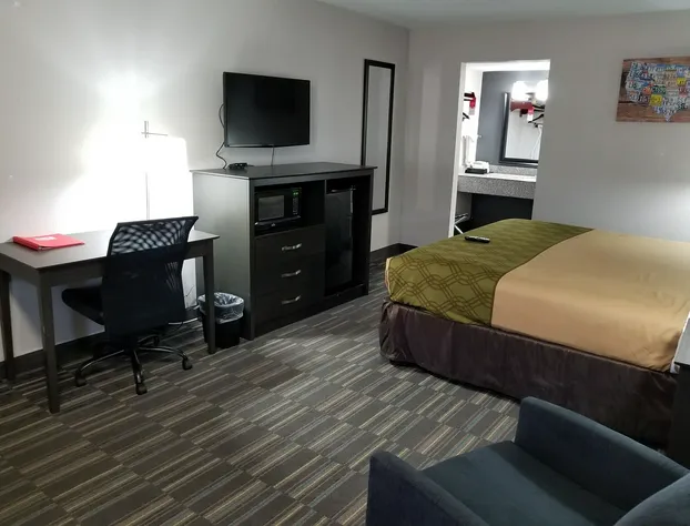 Econo Lodge Russellville I-40 hotel detail image 4