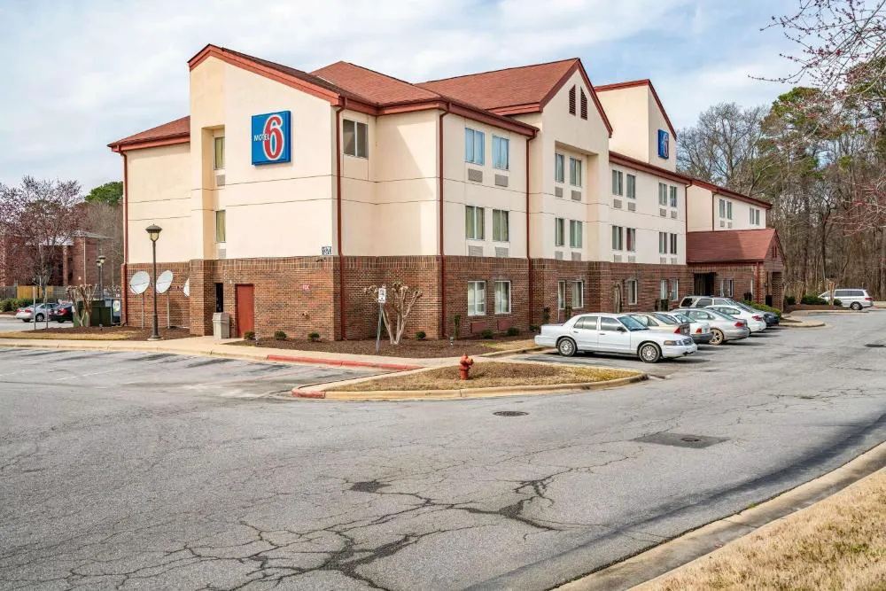 Motel 6 Rocky Mount, NC hotel hero