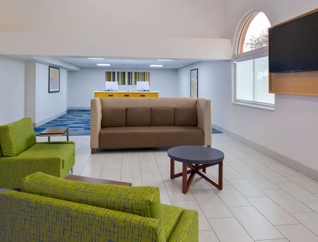 Holiday Inn Express & Suites Shreveport - Downtown by IHG hotel detail image 1