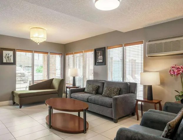 Travelodge by Wyndham Calgary South hotel detail image 4