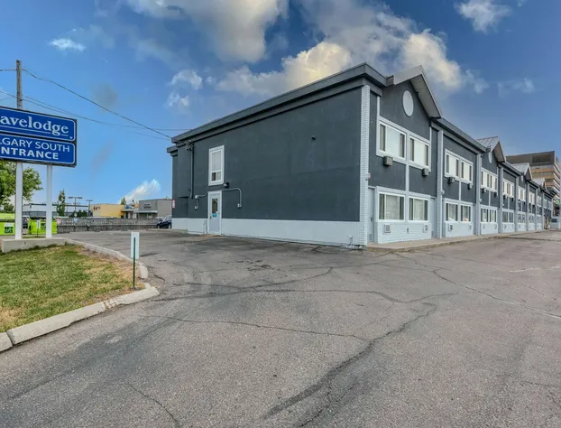 Travelodge by Wyndham Calgary South hotel detail image 1