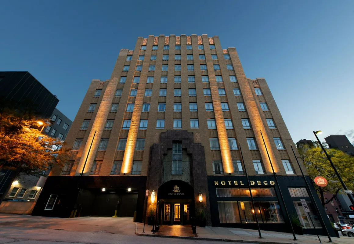Hotel Deco hotel hero