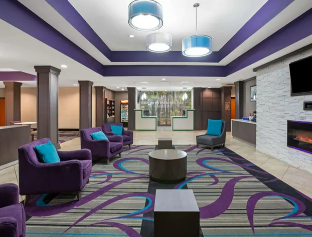 La Quinta Inn & Suites by Wyndham Pasadena North hotel detail image 4