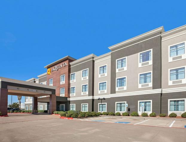 La Quinta Inn & Suites by Wyndham Pasadena North hotel detail image 3