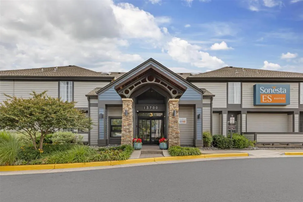 Sonesta ES Suites Dulles Airport hotel hero