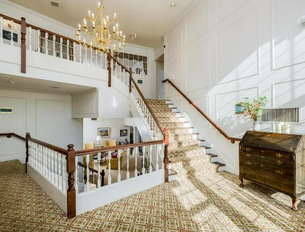 The Farmington Inn & Suites hotel detail image 4