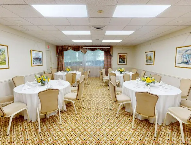 The Farmington Inn & Suites hotel detail image 3