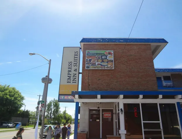 Empress Inn and Suites by The Falls hotel detail image 3