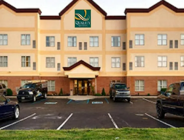Quality Suites hotel detail image 1