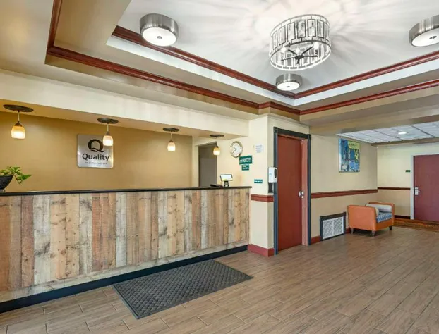 Quality Suites hotel detail image 4